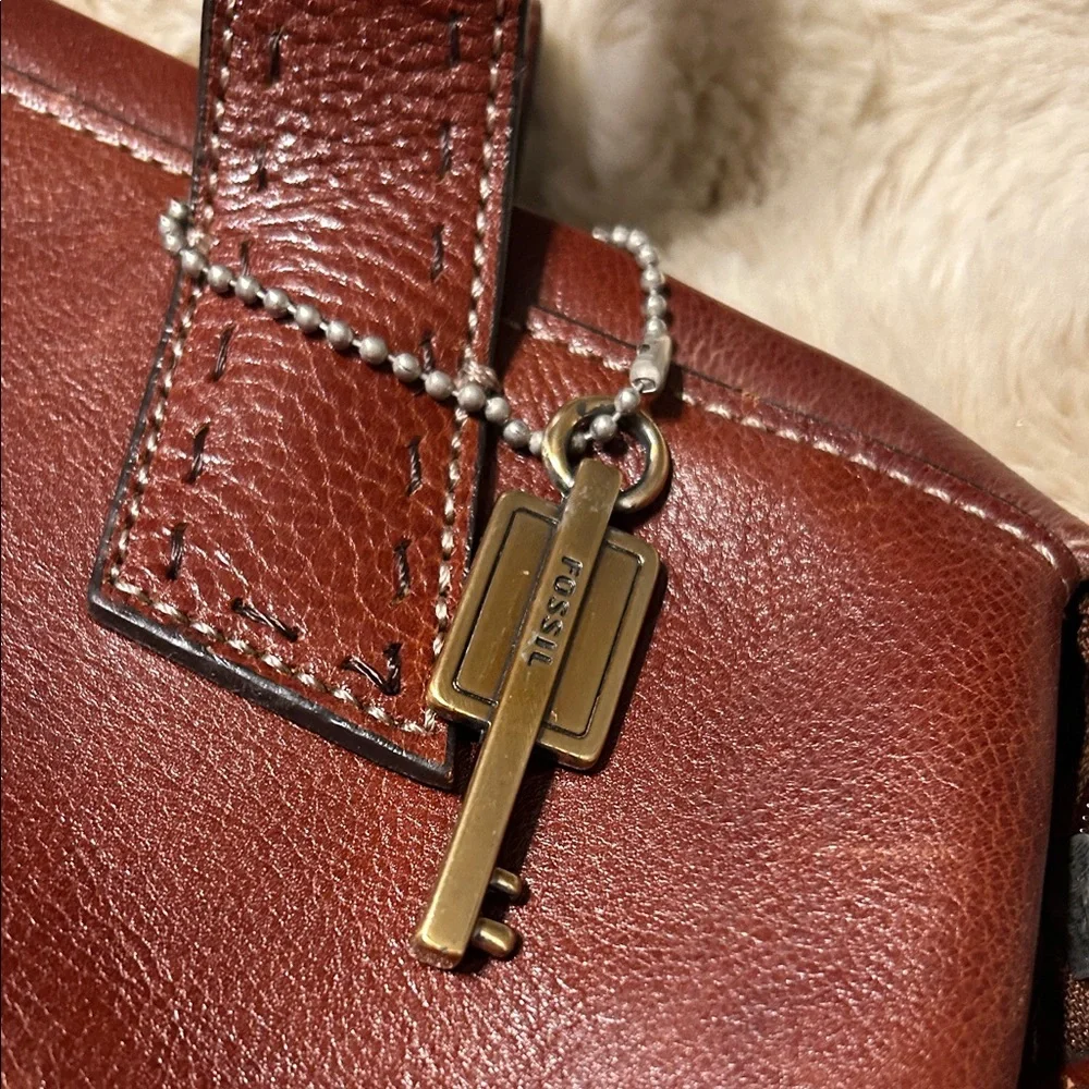 Fossil Rich Brown Leather Shoulder Bag - Picture 5 of 7